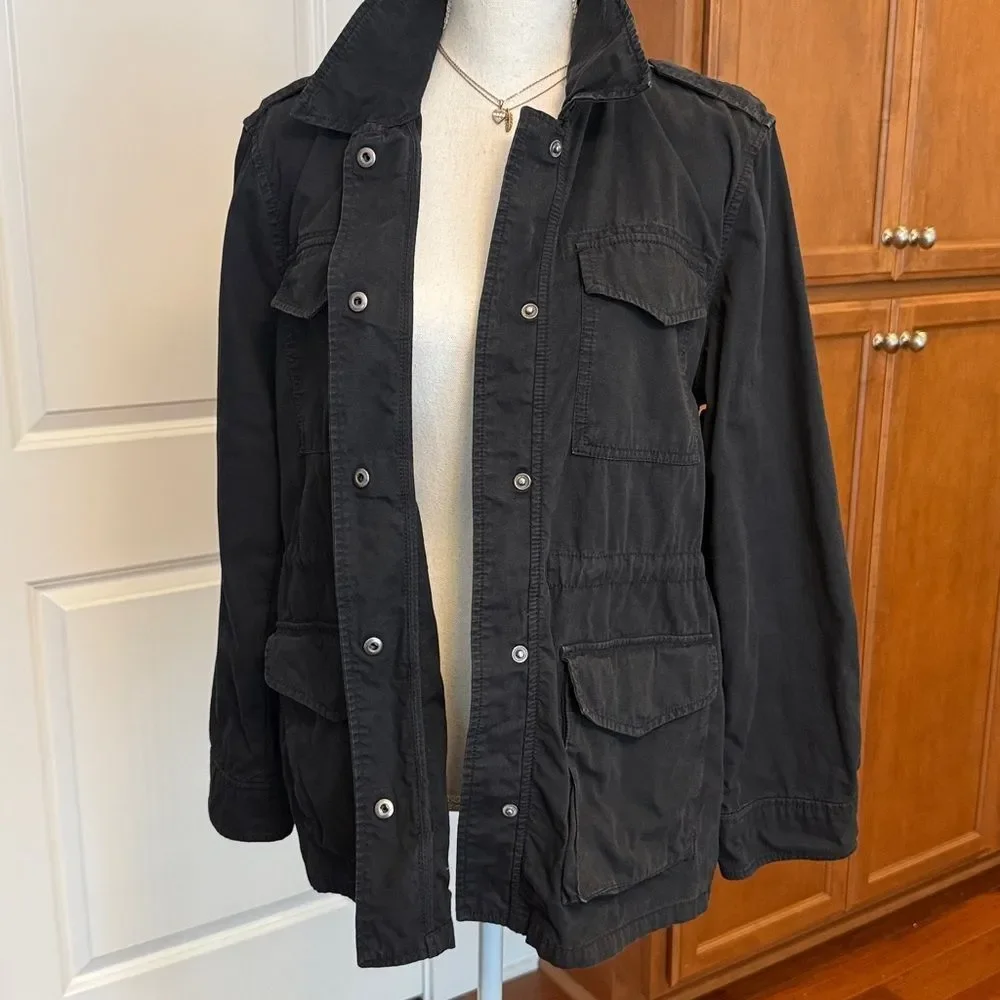 GAP CARGO JACKET BLACK 6 POCKETS MUST HAVE TRANSITIONAL CAPSULE PIECE! EUC SZ M